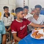 ৫ টাকায় আলী হোসেনের খাশির মাংসের চপ, সাড়া ফেলেছে এলাকায়